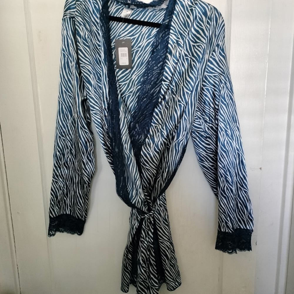 New Frederick's of Hollywood Satin Blue Zebra Lace Robe Aspen Mae Medium